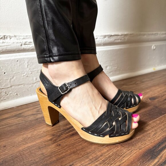 Toffel Swedish Hasbeens Black strappy leather clogs - Picture 4 of 13